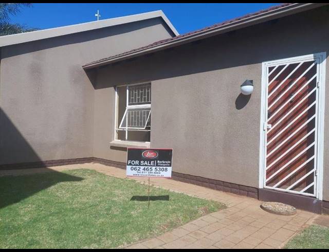 2 BEDROOM TOWNHOUSE FOR SALE IN BONAERO PARK